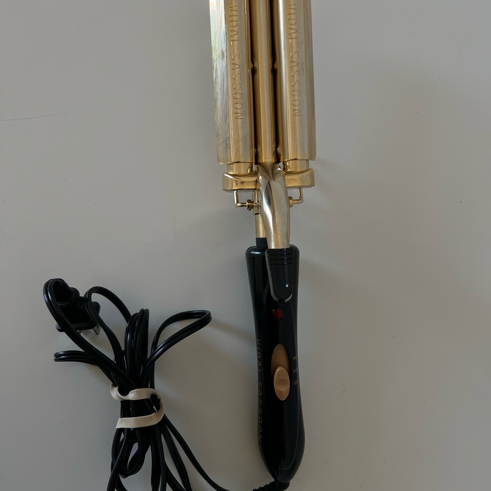 Vidal Sassoon VS184 Gold Series 3 Barrel 5/8” Hair Waver Curling Iron Crimp Wave